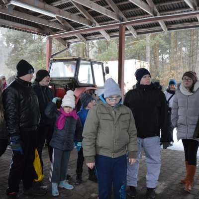 Dzieci i młodzież zadbali o leśne zwierzęta