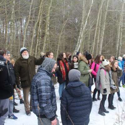 Dzieci i młodzież zadbali o leśne zwierzęta