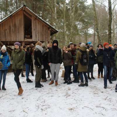 Dzieci i młodzież zadbali o leśne zwierzęta