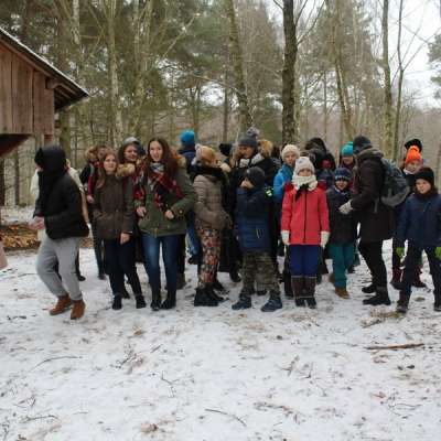 Dzieci i młodzież zadbali o leśne zwierzęta