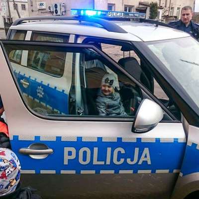 Bezpieczne zachowania już od najmłodszych lat – policjanci z wizytą w przedszkolu