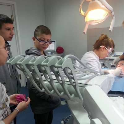Młodzież z SOSW w Słubicach z wizytą u dentysty